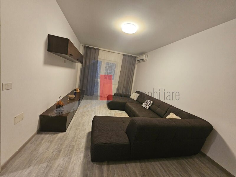 Aparatorii Patriei, Metalurgiei, apartament cu doua camere, centrala+loc parcare.