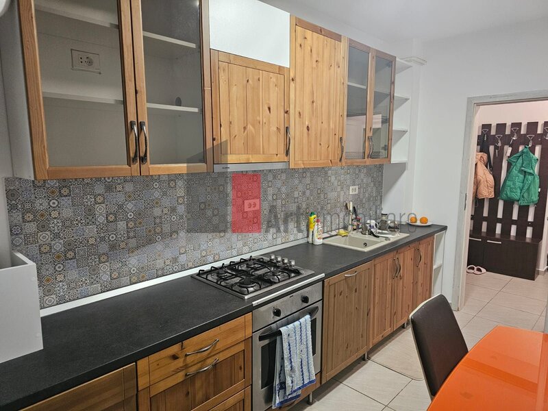 Aparatorii Patriei, Metalurgiei, apartament cu doua camere, centrala+loc parcare.